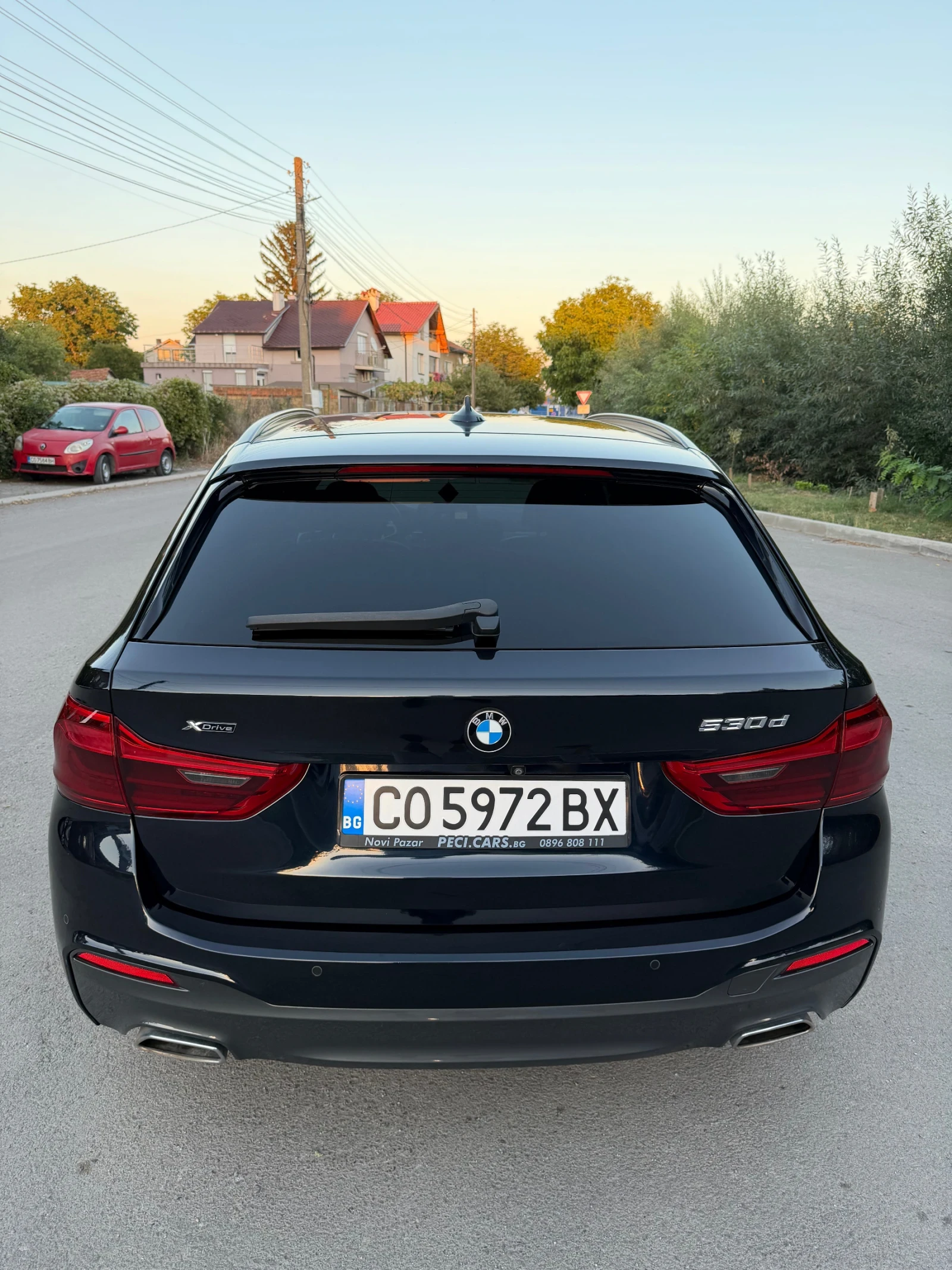 BMW 530 d xDrive Touring M-Sport Keyless AdapLED, снимка 5 - Автомобили и джипове - 56011883