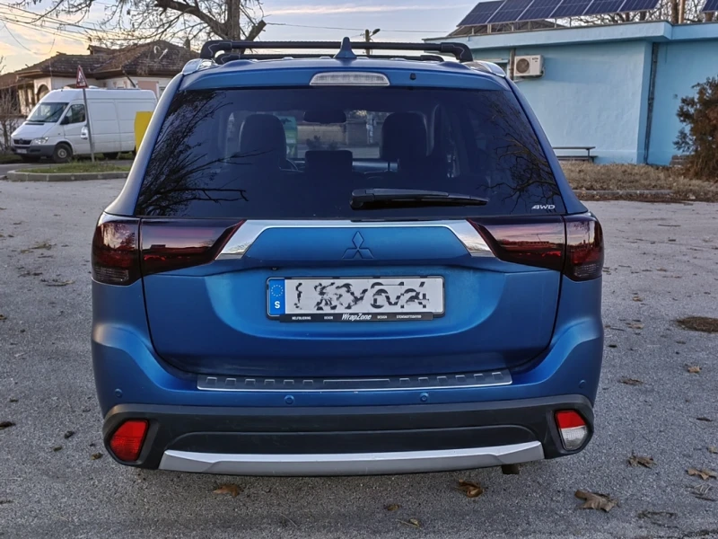 Mitsubishi Outlander 2.2D 4WD* Сервизна история* Един собств.* 7-местен, снимка 4 - Автомобили и джипове - 48534991