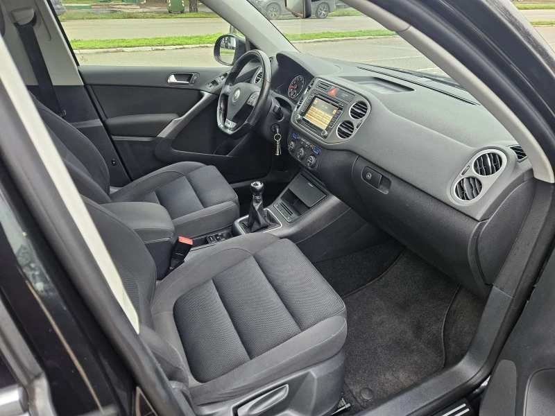 VW Tiguan 1.4 I  140 к.с  R-LINE , снимка 10 - Автомобили и джипове - 52854790
