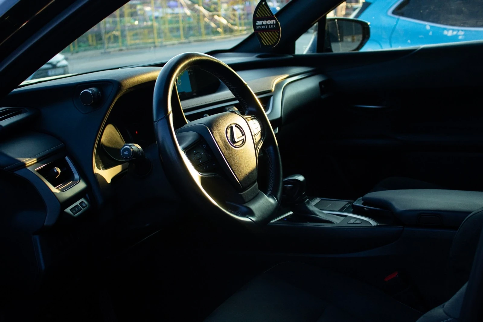 Lexus UX 250h 4 x 4  | Mobile.bg   12