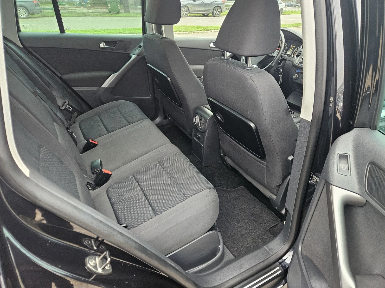VW Tiguan 1.4 I  140 �.�  R-LINE  | Mobile.bg � ����������� 11