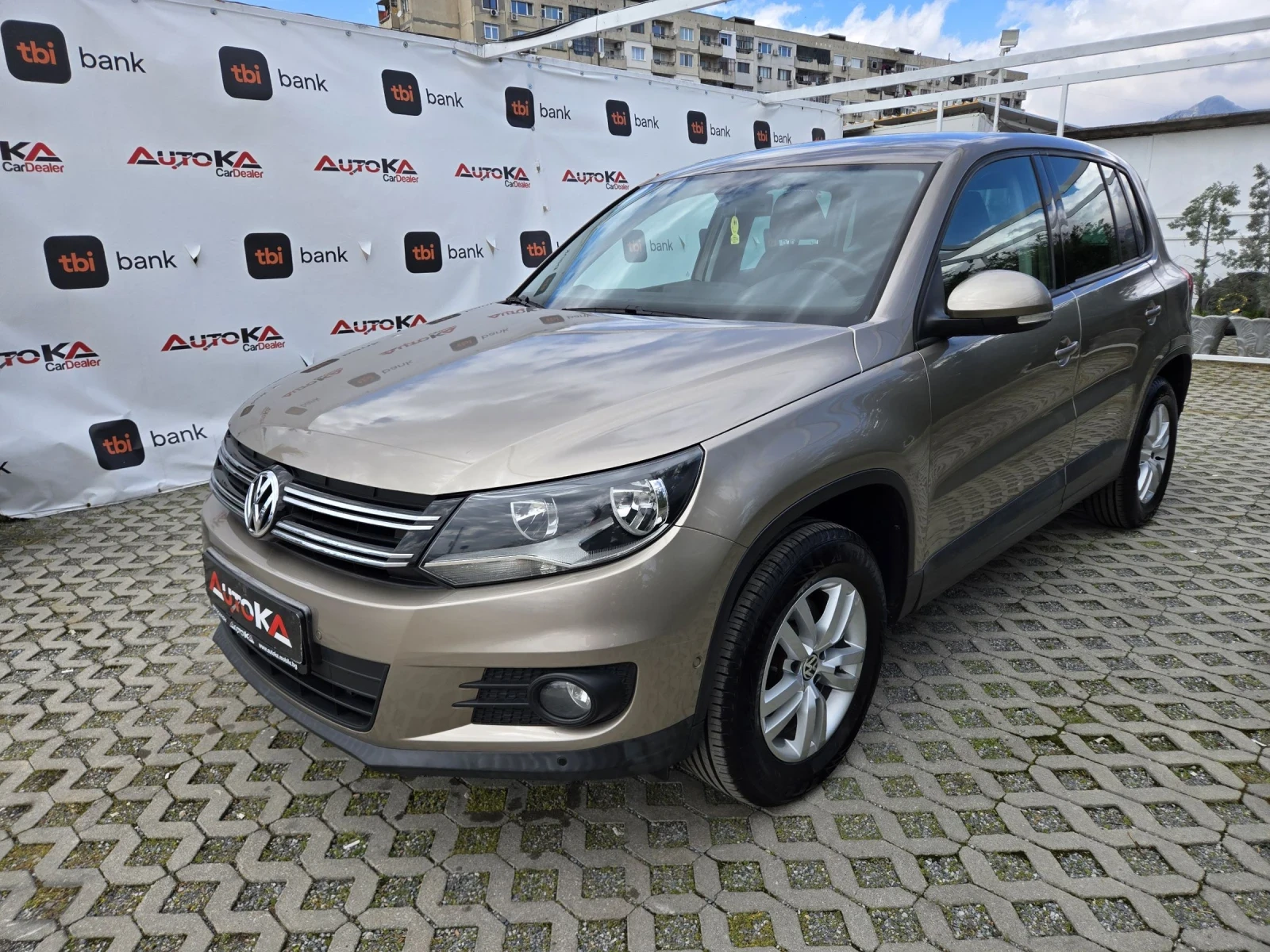 VW Tiguan 1.4TSI-122кс= 6СК= FACE= DYNAUDIO= ОБСЛУЖЕН= EU5B , снимка 6 - Автомобили и джипове - 54096432