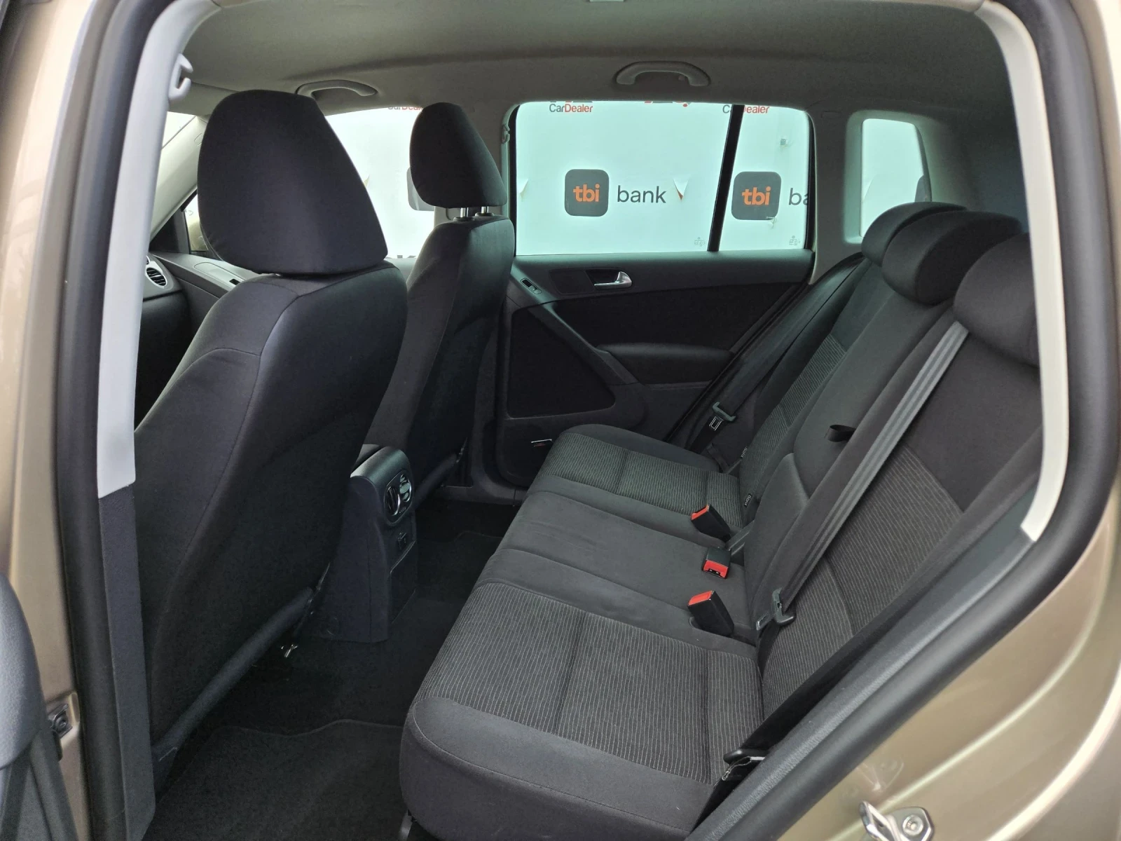 VW Tiguan 1.4TSI-122кс= 6СК= FACE= DYNAUDIO= ОБСЛУЖЕН= EU5B , снимка 9 - Автомобили и джипове - 54096432