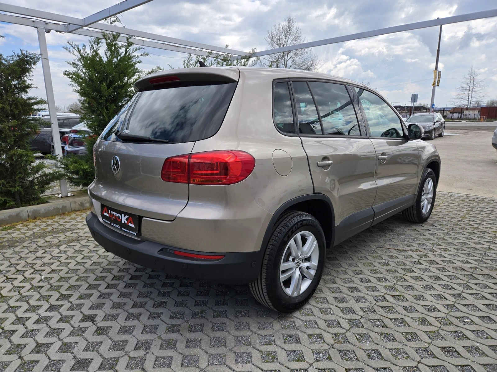 VW Tiguan 1.4TSI-122кс= 6СК= FACE= DYNAUDIO= ОБСЛУЖЕН= EU5B , снимка 3 - Автомобили и джипове - 54096432