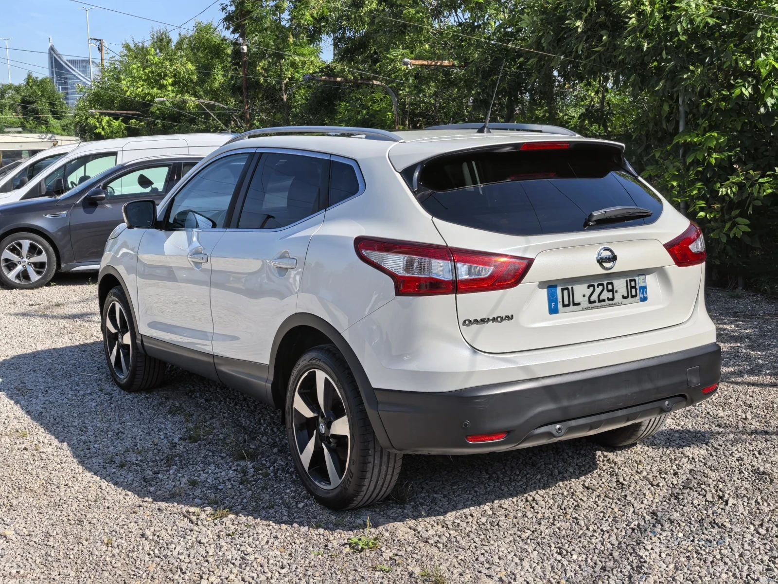 Nissan Qashqai  PANORAMA 360 камери (Сервизна история ) 