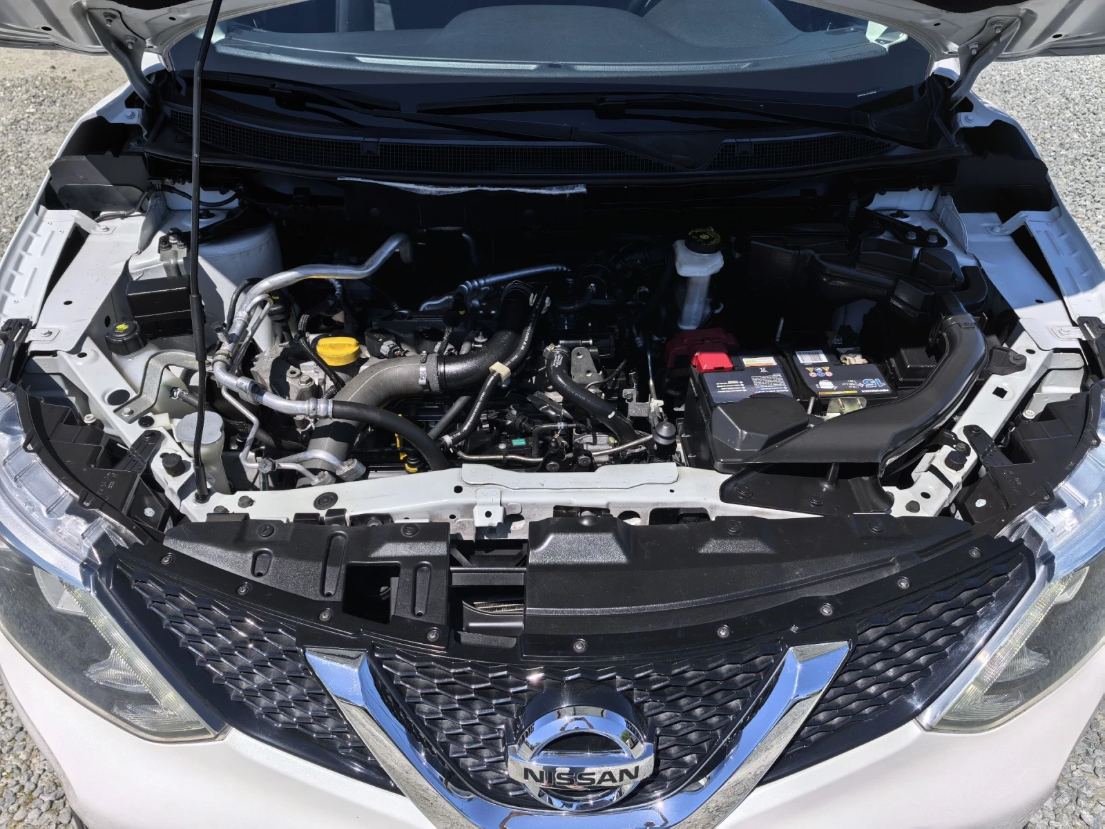 Nissan Qashqai 1.2T PANORAMA 360  (Сервизна история ) , снимка 17 - Автомобили и джипове - 54217118