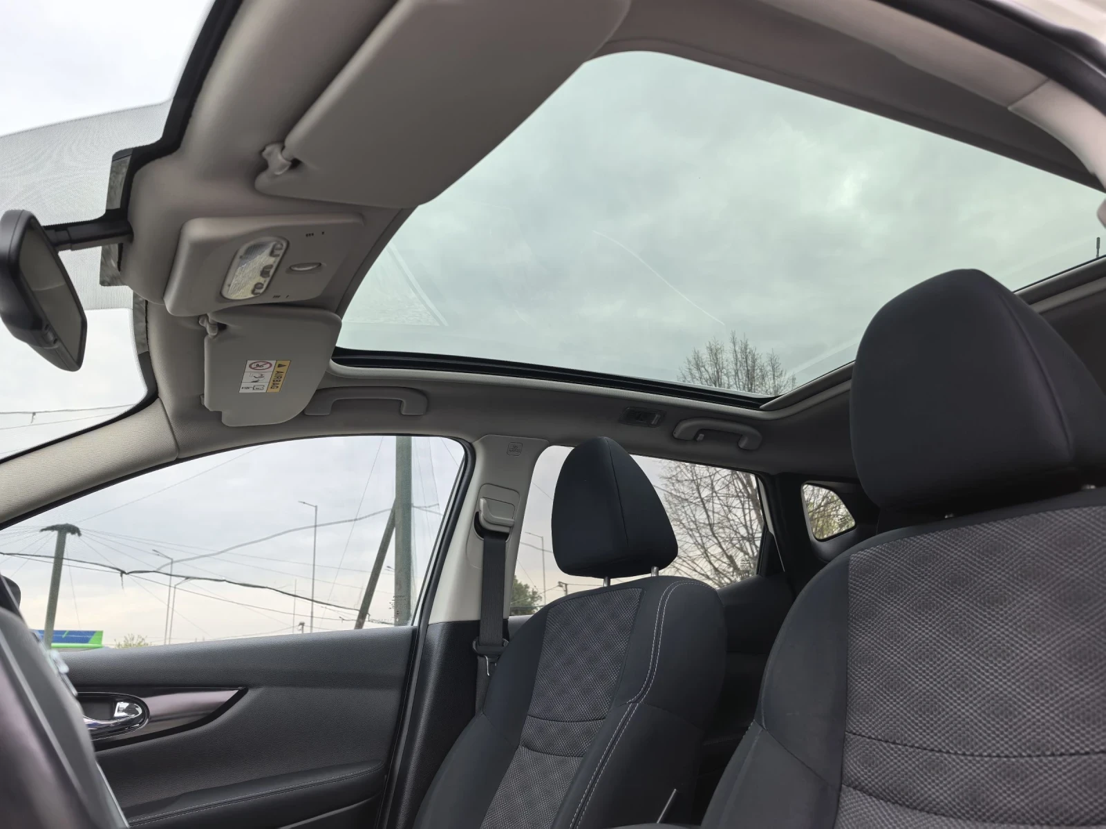 Nissan Qashqai 1.2T PANORAMA 360  (Сервизна история ) , снимка 14 - Автомобили и джипове - 54217118