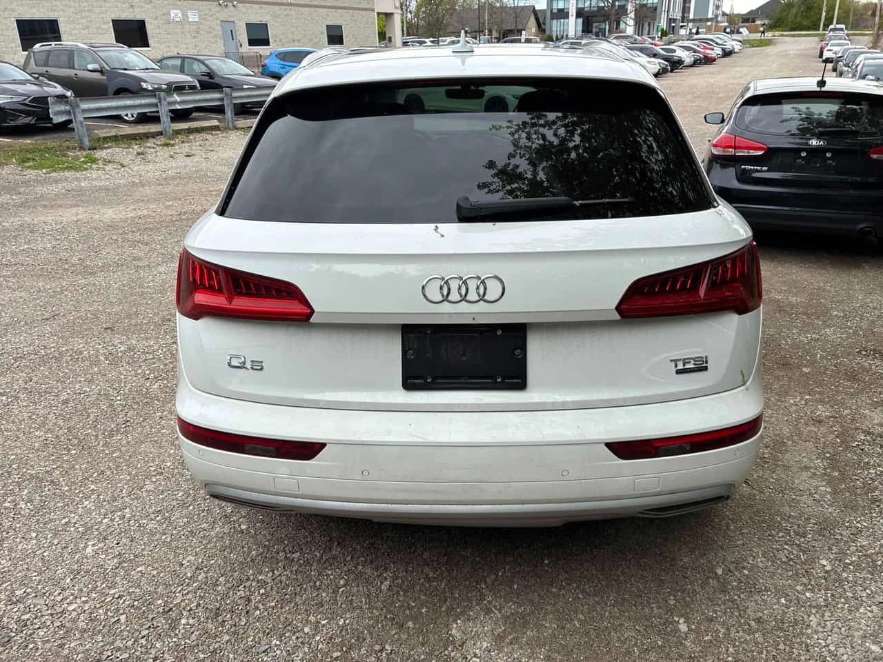 Audi Q5 | Progressiv | ПОДГРЕВ | ПАНОРАМА | , снимка 4 - Автомобили и джипове - 54577757