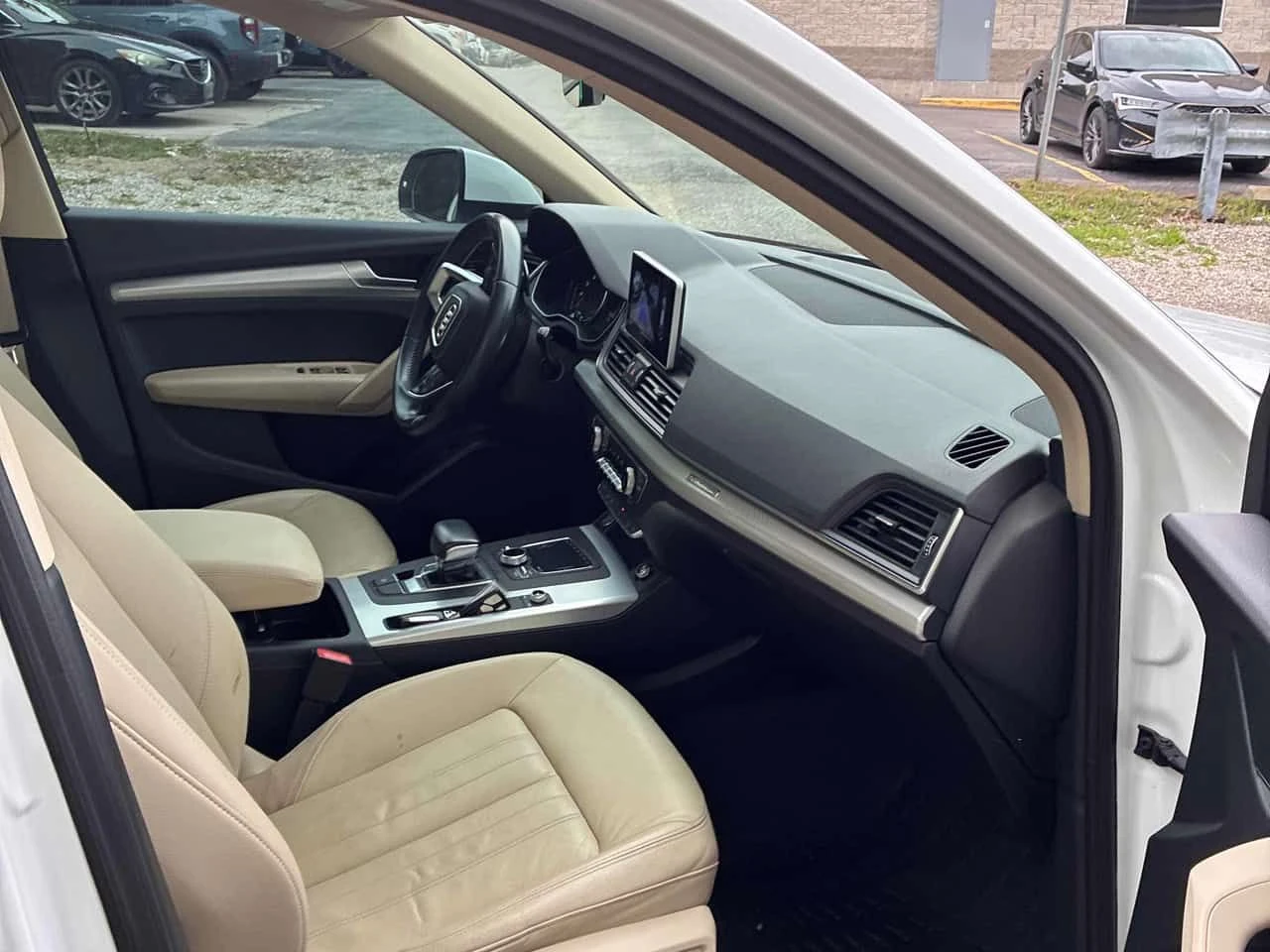 Audi Q5 | Progressiv | ПОДГРЕВ | ПАНОРАМА | , снимка 15 - Автомобили и джипове - 54577757