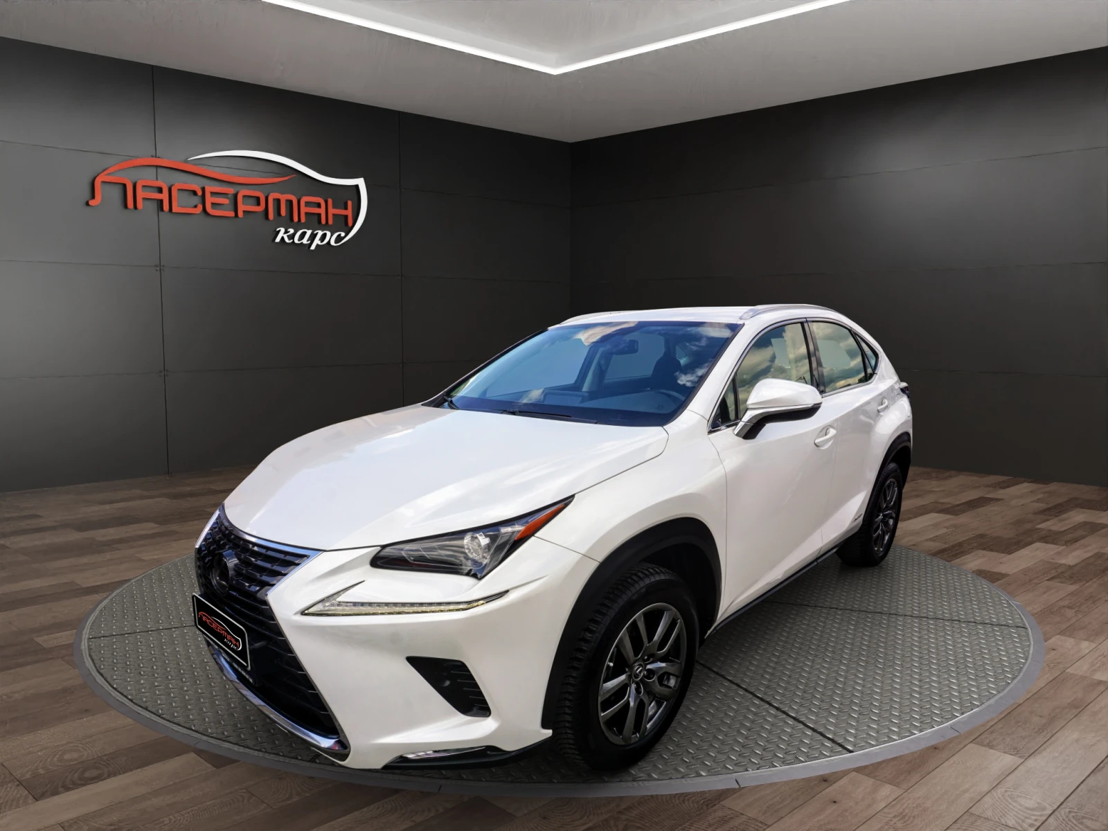 Lexus NX 300h 2.5 PREMIUM 4WD CVT