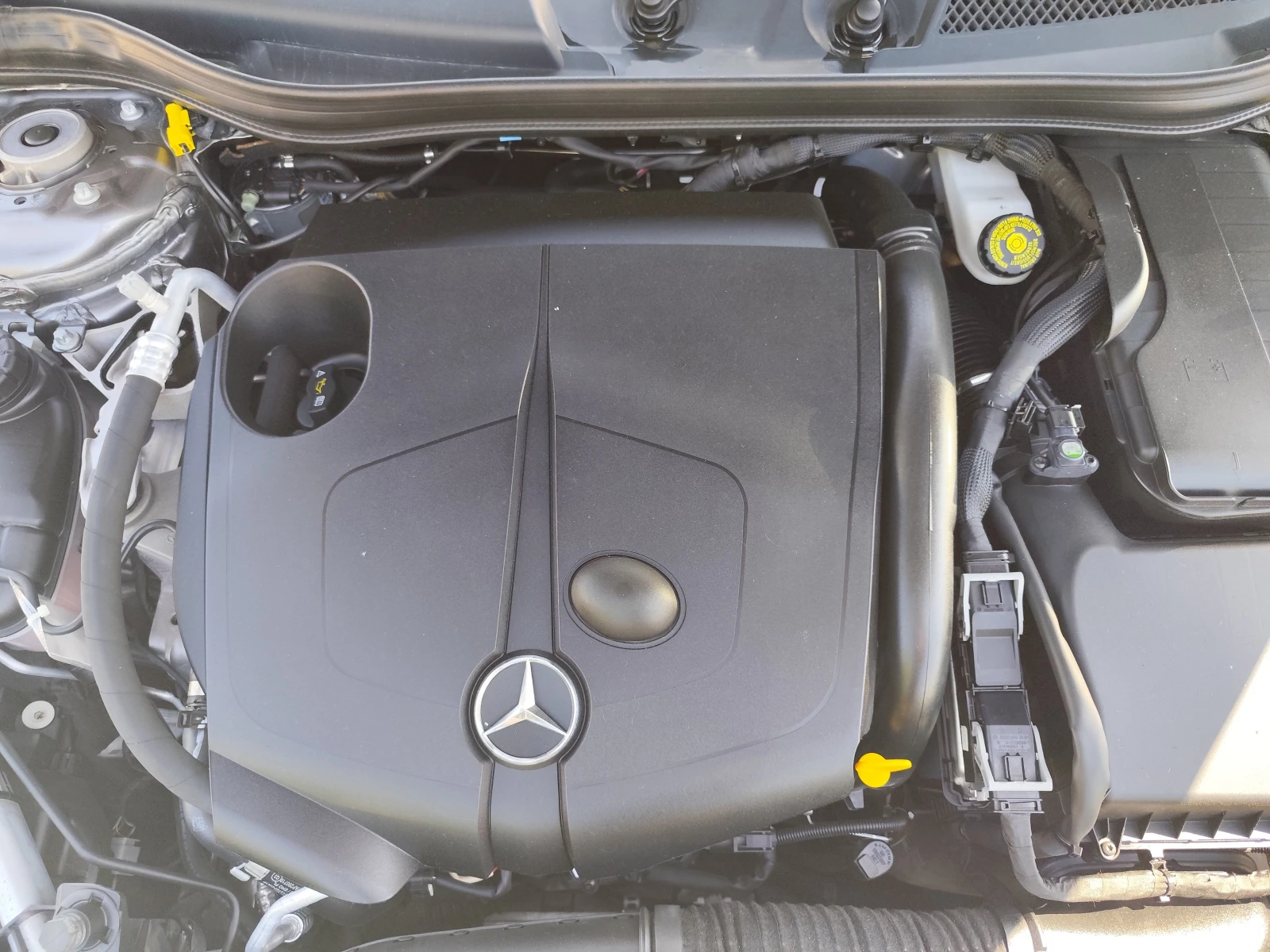 Mercedes-Benz GLA 200 2.2D* FACE* АВТОМАТИК* LED* NAVI* EURO6B* CAMERA* , снимка 15 - Автомобили и джипове - 54666431