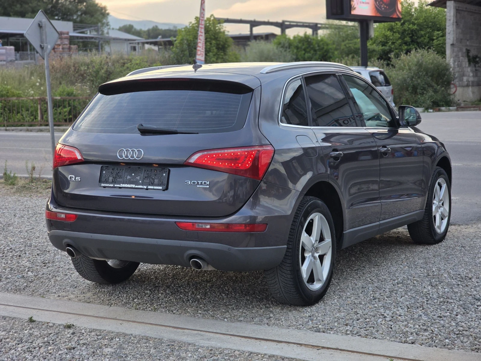 Audi Q5 3.0 tdi 239 k.c. Quattro Собствен  Лизинг, снимка 5 - Автомобили и джипове - 55304424