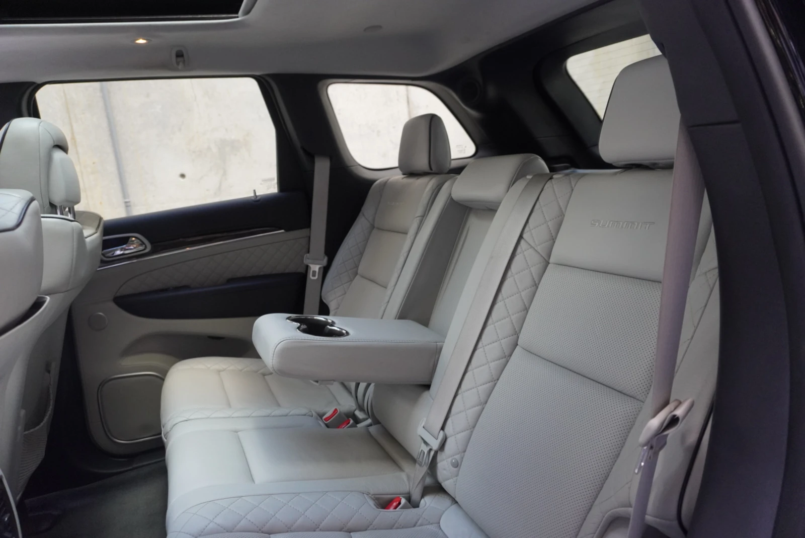 Jeep Grand cherokee SUMMIT 3.6 4X4 HARMAN ДИСТРОНИК CARPLAY ОБДУХВАНЕ, снимка 16 - Автомобили и джипове - 55544367