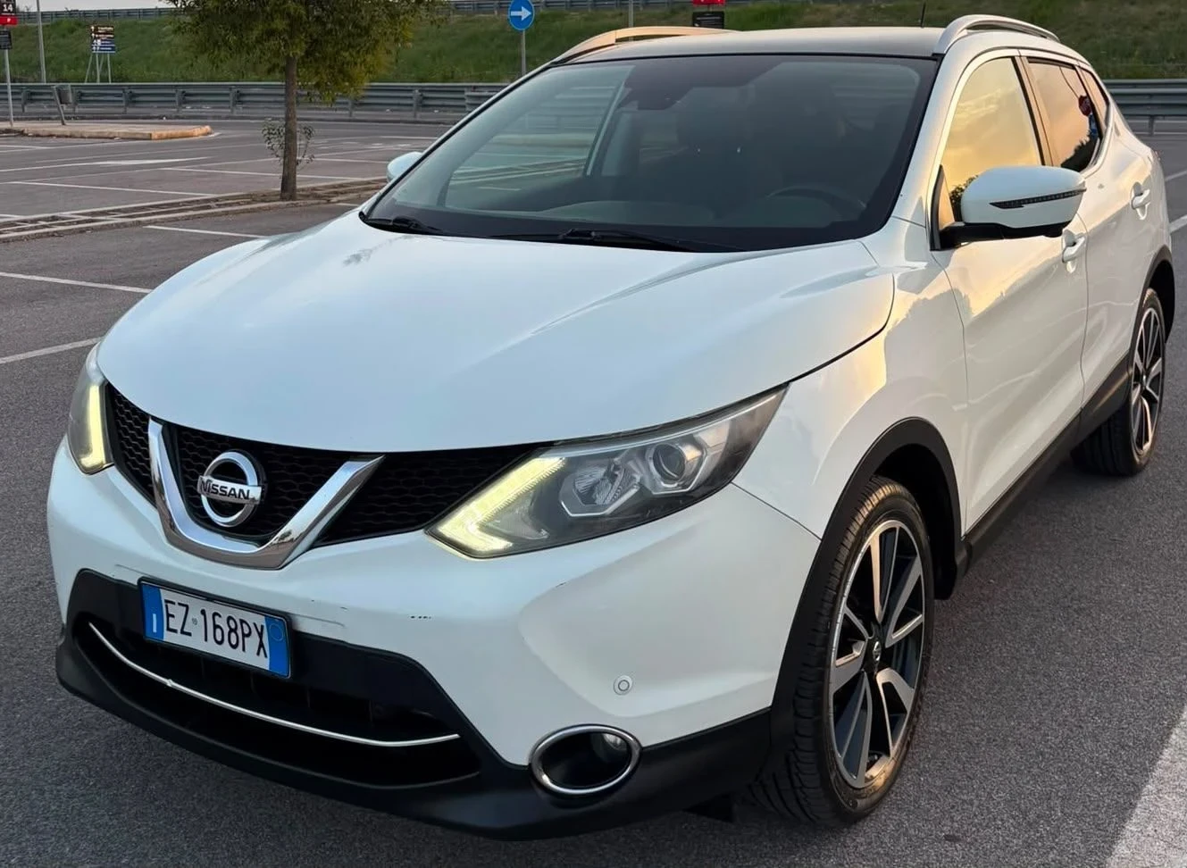 Nissan Qashqai Бензин, панорама, снимка 2 - Автомобили и джипове - 55812356