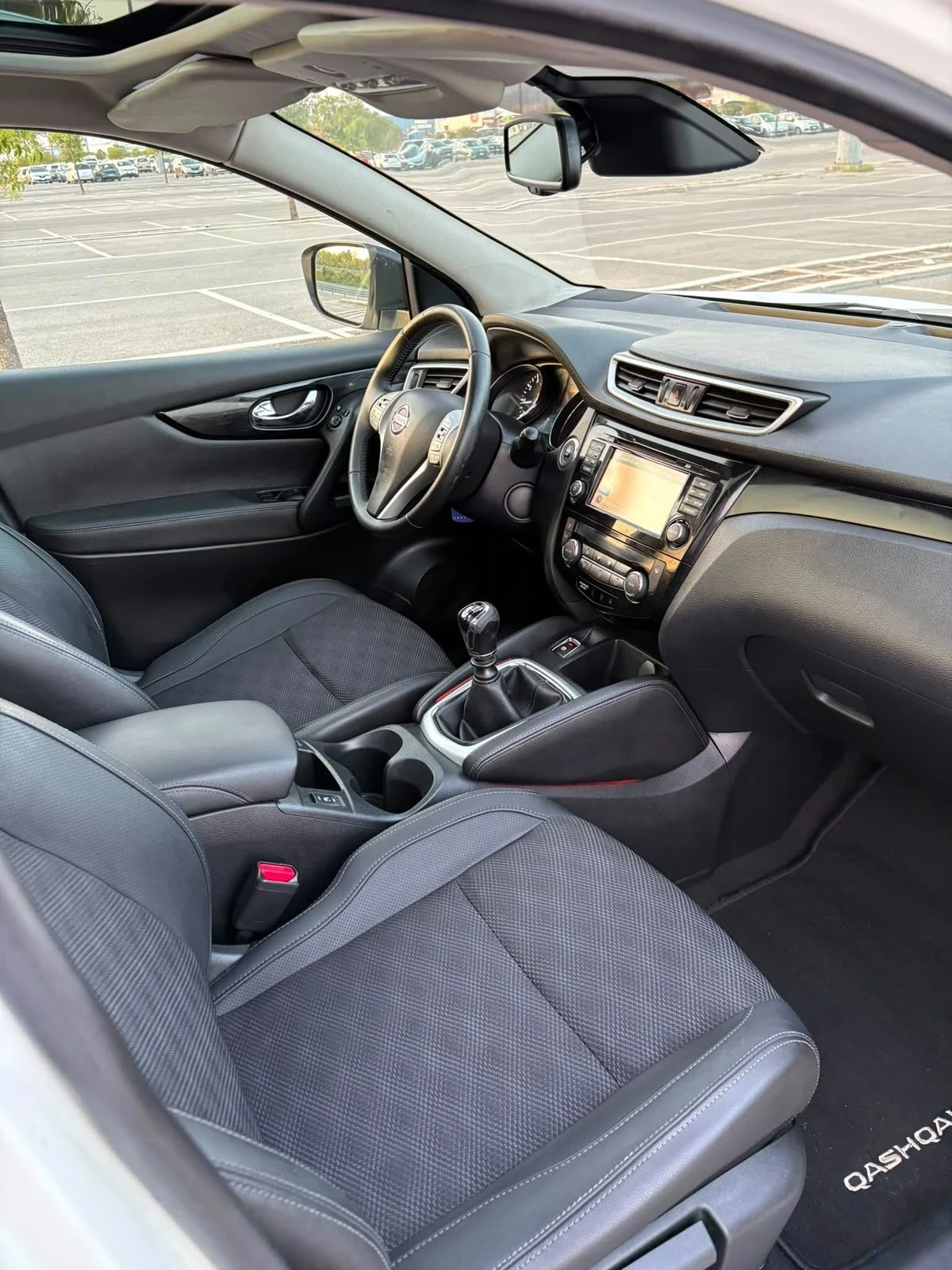 Nissan Qashqai Бензин, панорама, снимка 14 - Автомобили и джипове - 55812356