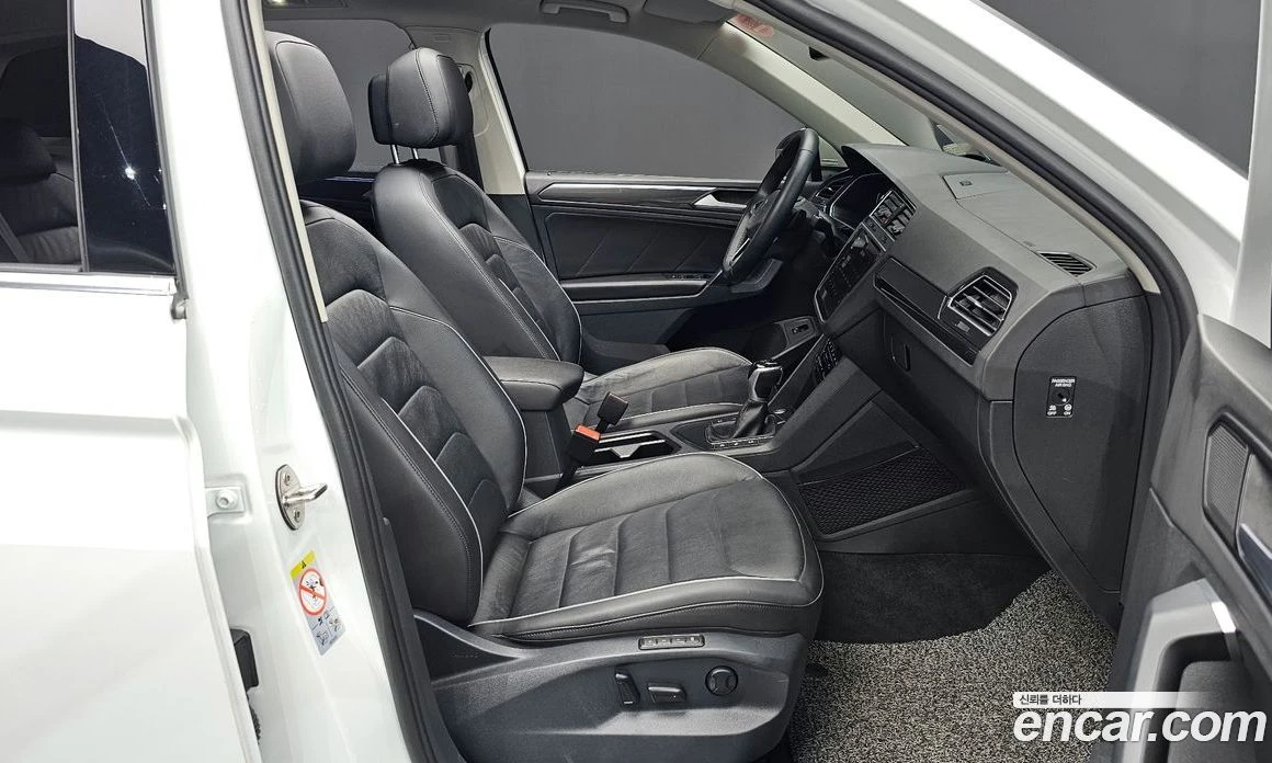 VW Tiguan 2.0 TDI Prestige, снимка 11 - Автомобили и джипове - 56122186