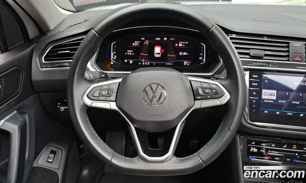 VW Tiguan 2.0 TDI Prestige, снимка 13 - Автомобили и джипове - 56122186