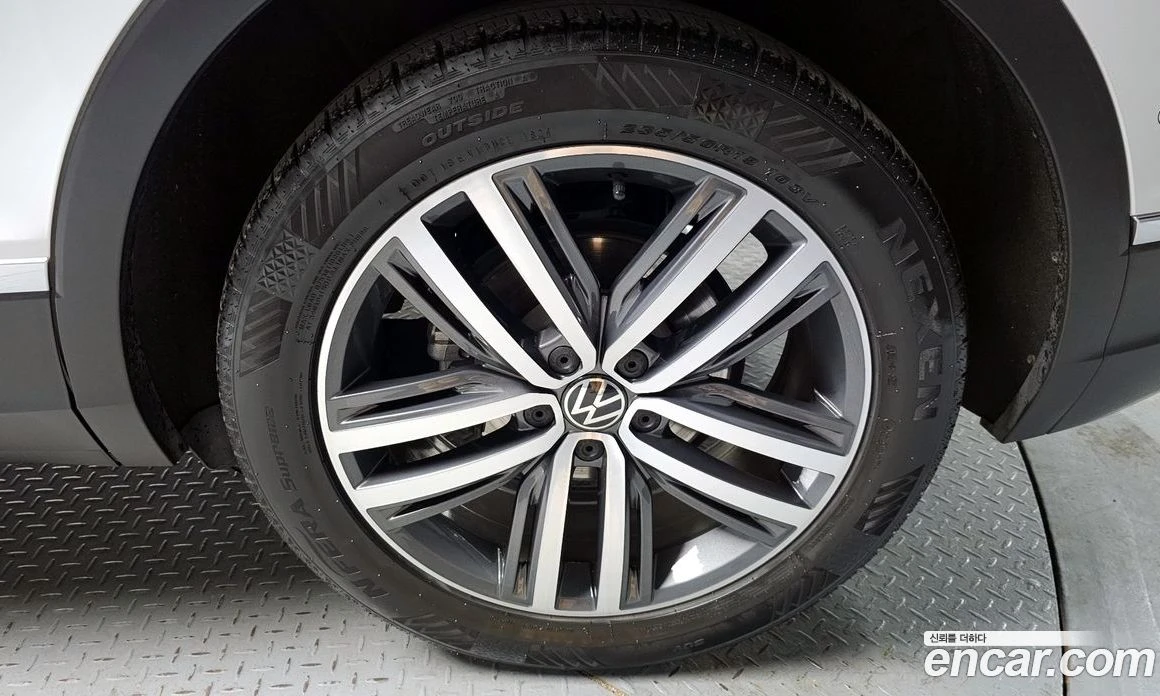 VW Tiguan 2.0 TDI Prestige, снимка 5 - Автомобили и джипове - 56122186