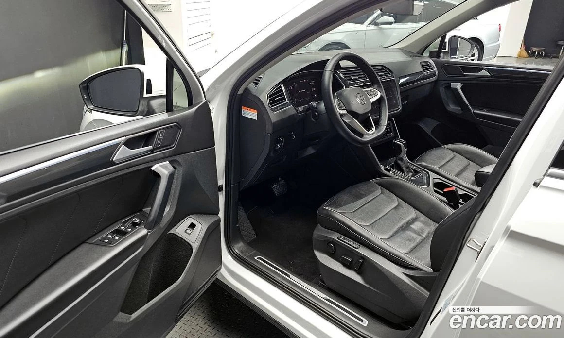 VW Tiguan 2.0 TDI Prestige, снимка 10 - Автомобили и джипове - 56122186