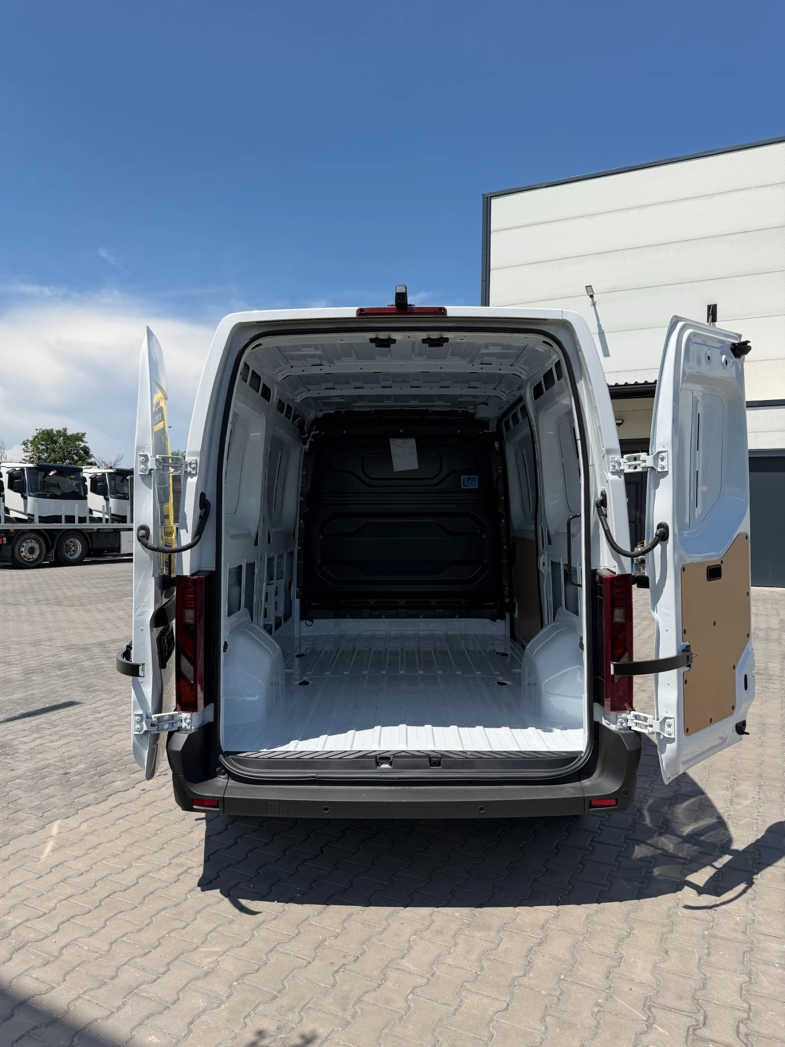Renault Master * НАЛИЧЕН* ЧИСТО НОВ* ЛИЗИНГ* RED EDITION* L2H2* , снимка 7 - Бусове и автобуси - 54862792