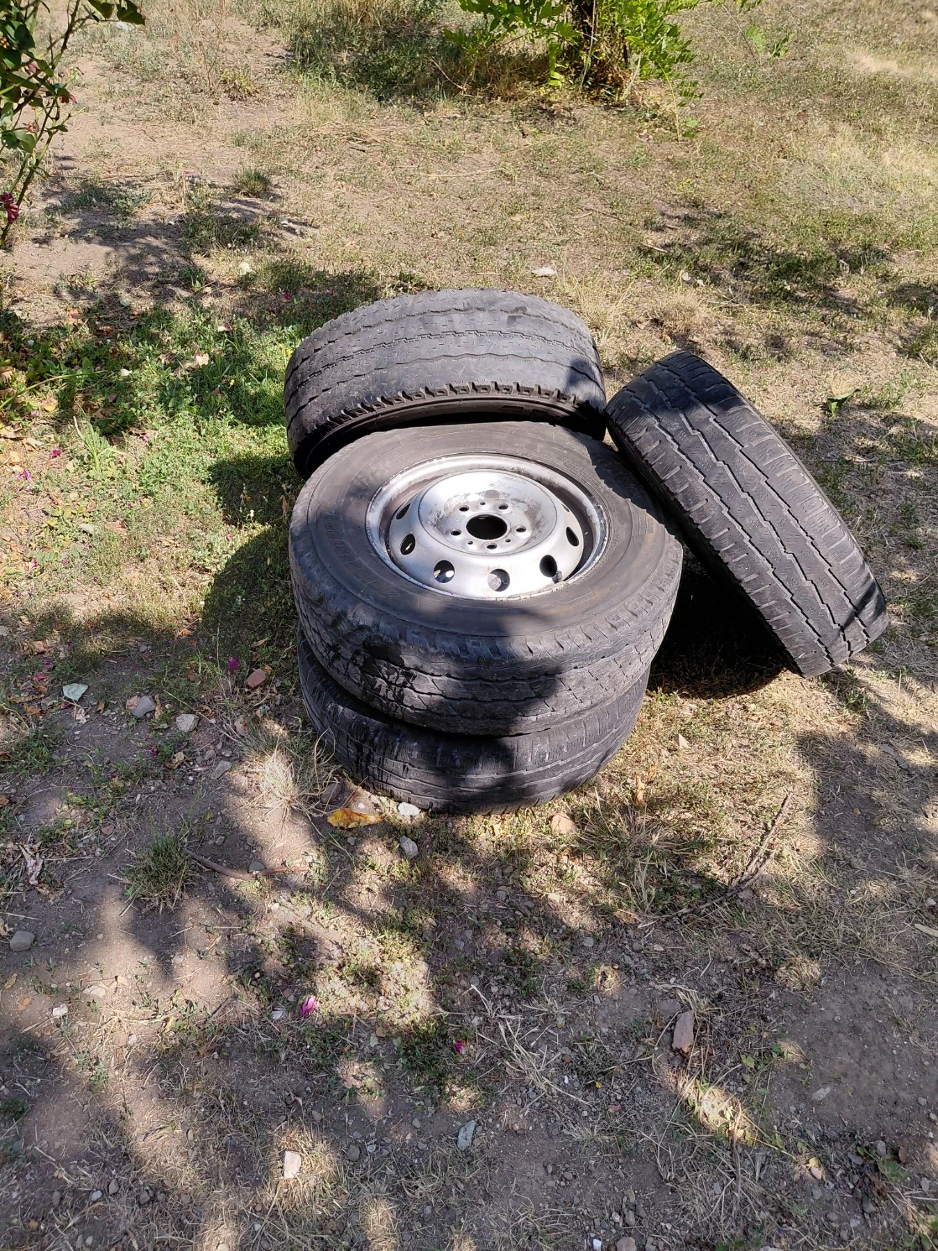 Гуми с джанти Bridgestone 215/70R15