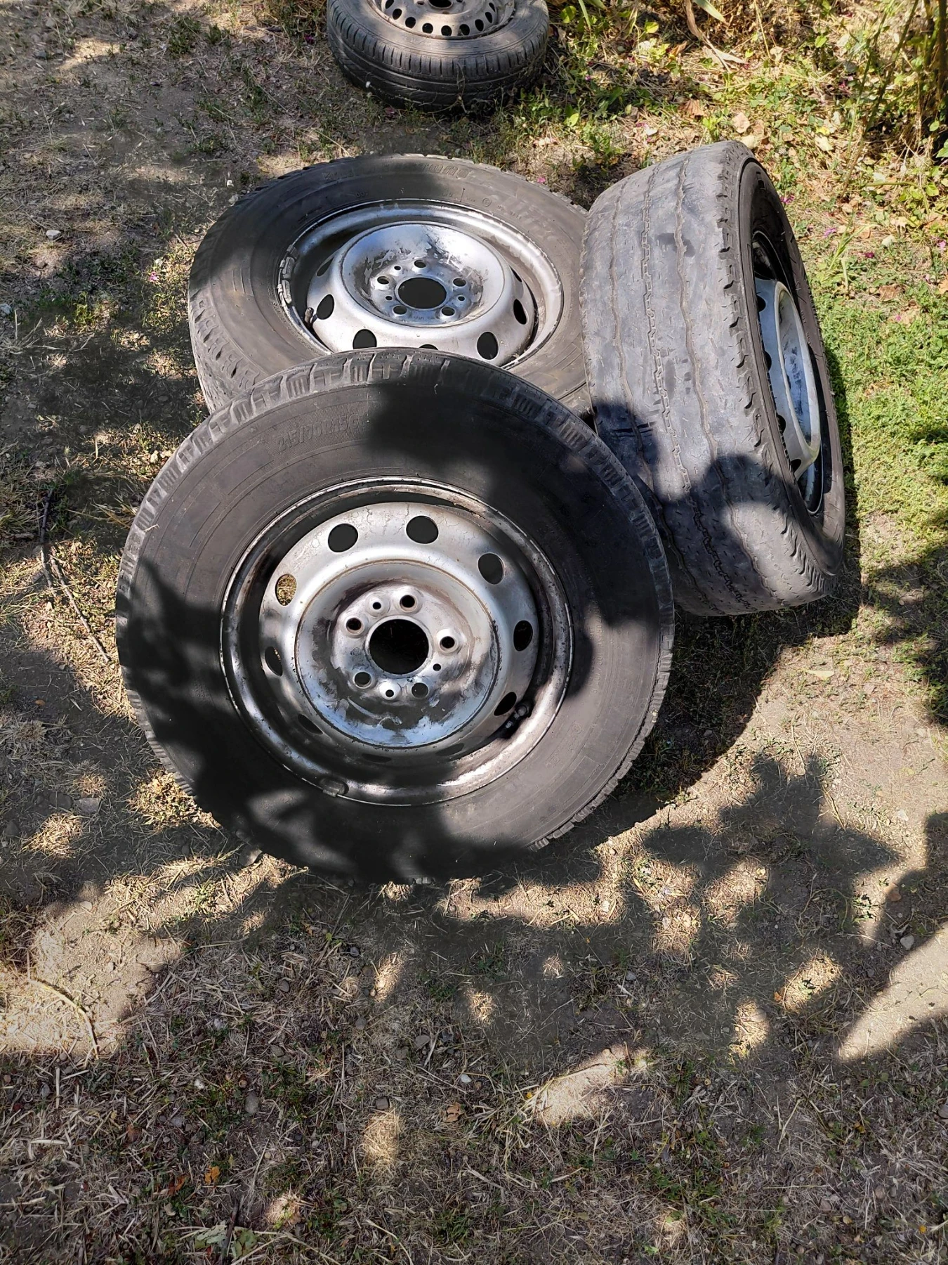 Гуми с джанти Bridgestone 215/70R15, снимка 4 - Гуми и джанти - 55587416