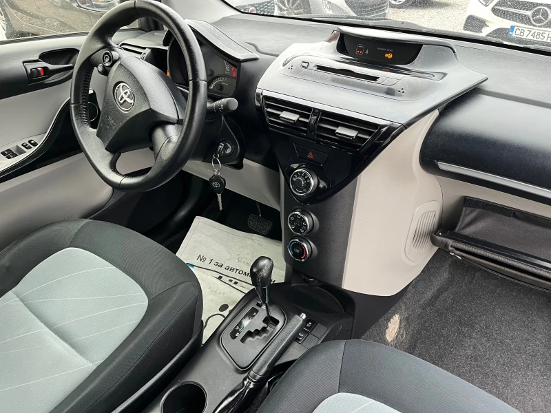 Toyota IQ 1.0I VVT-I  EURO 5B, снимка 10 - Автомобили и джипове - 48353095