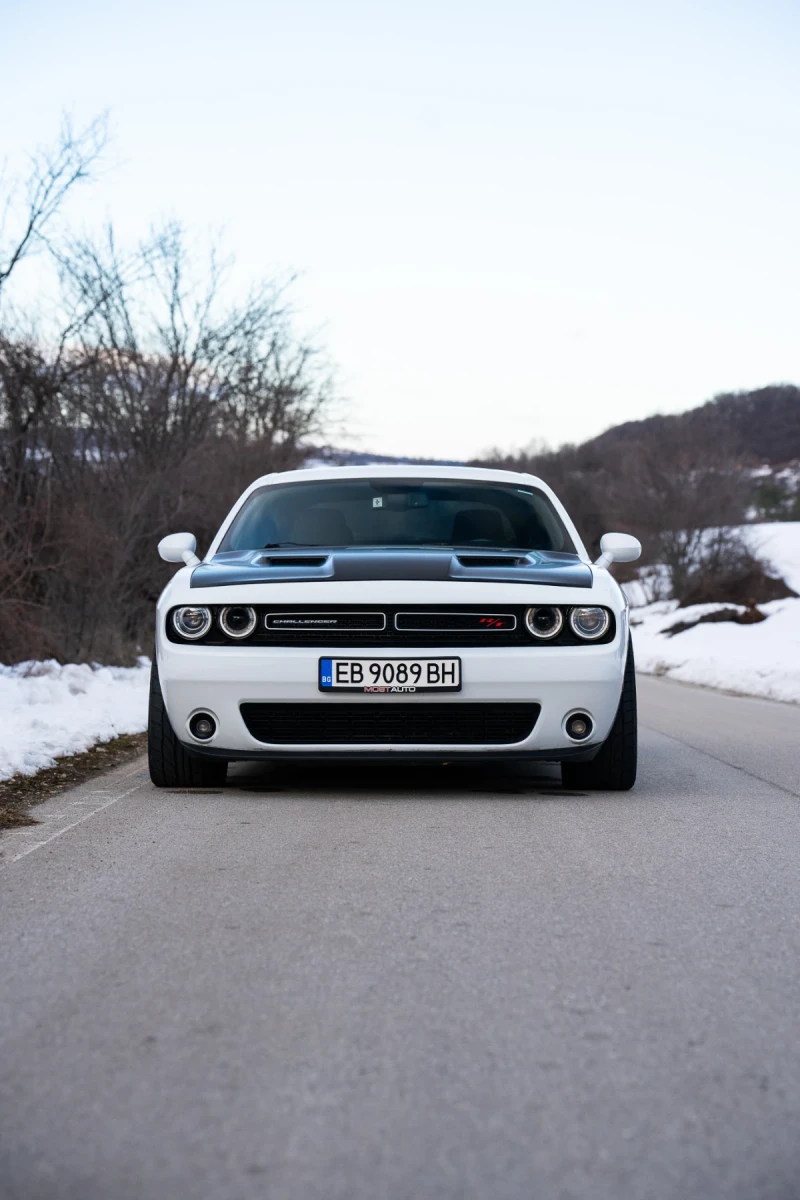 Dodge Challenger R/T, снимка 1 - Автомобили и джипове - 48393059