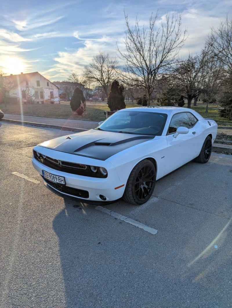 Dodge Challenger R/T, снимка 2 - Автомобили и джипове - 48393059