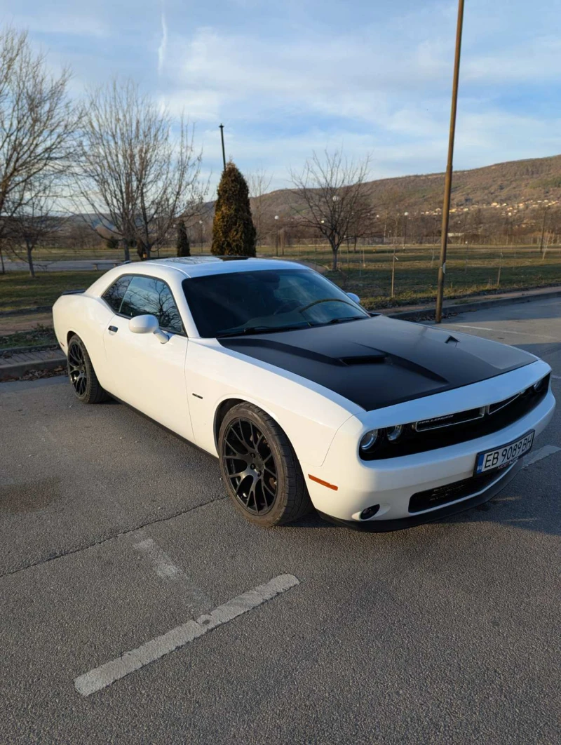 Dodge Challenger R/T, снимка 3 - Автомобили и джипове - 48393059