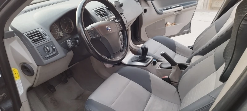 Volvo S40 1.8i, снимка 8 - Автомобили и джипове - 48559916