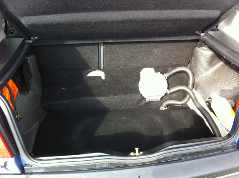 VW Golf 1.6 АГУ, снимка 7 - Автомобили и джипове - 50678397