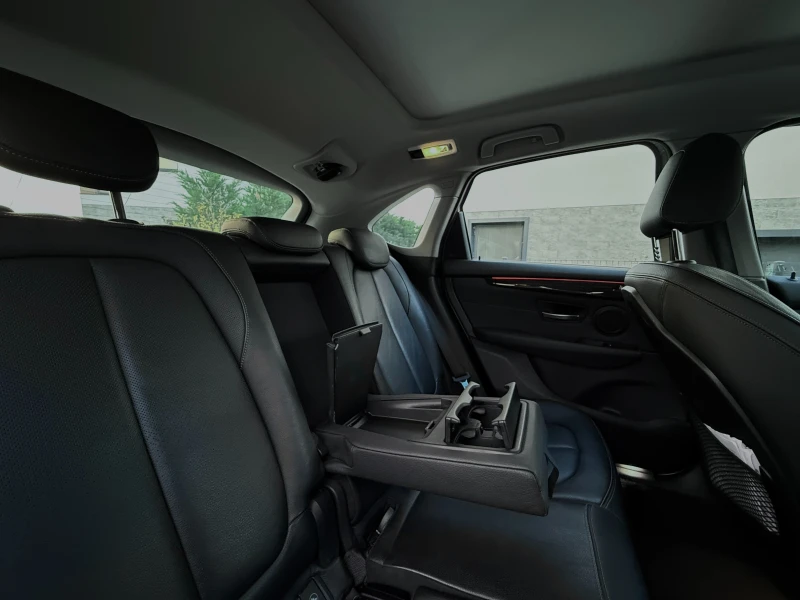 BMW 2 Active Tourer 220d, снимка 11 - Автомобили и джипове - 52561791