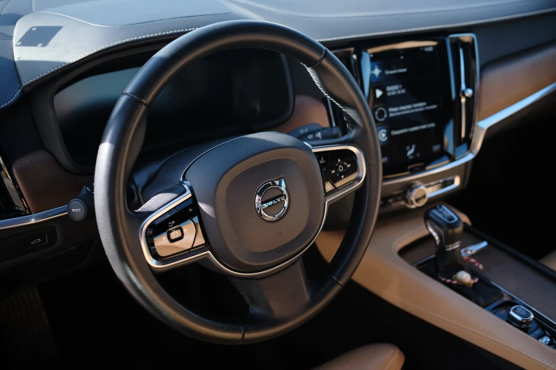 Volvo S90 D5, снимка 9 - Автомобили и джипове - 52363065