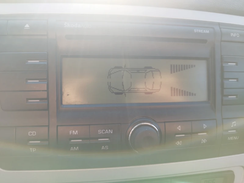 Skoda Octavia 2.0TDI  DSG , снимка 15 - Автомобили и джипове - 52910669