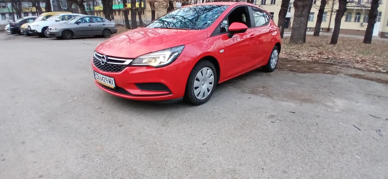 Opel Astra Euro6d , снимка 4 - Автомобили и джипове - 53125569