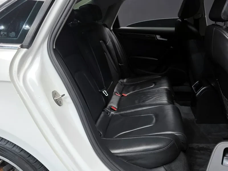 Audi A4 2.0 TFSI Quattro, снимка 12 - Автомобили и джипове - 54548594
