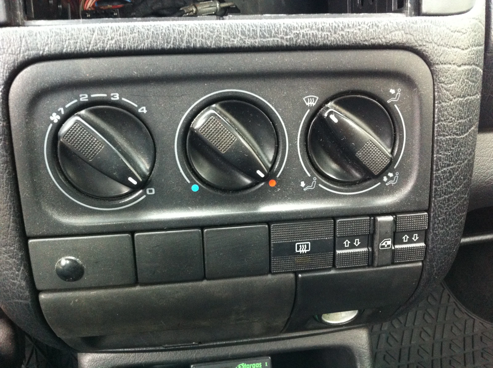 VW Golf 1.6 ��� | Mobile.bg � ����������� 12