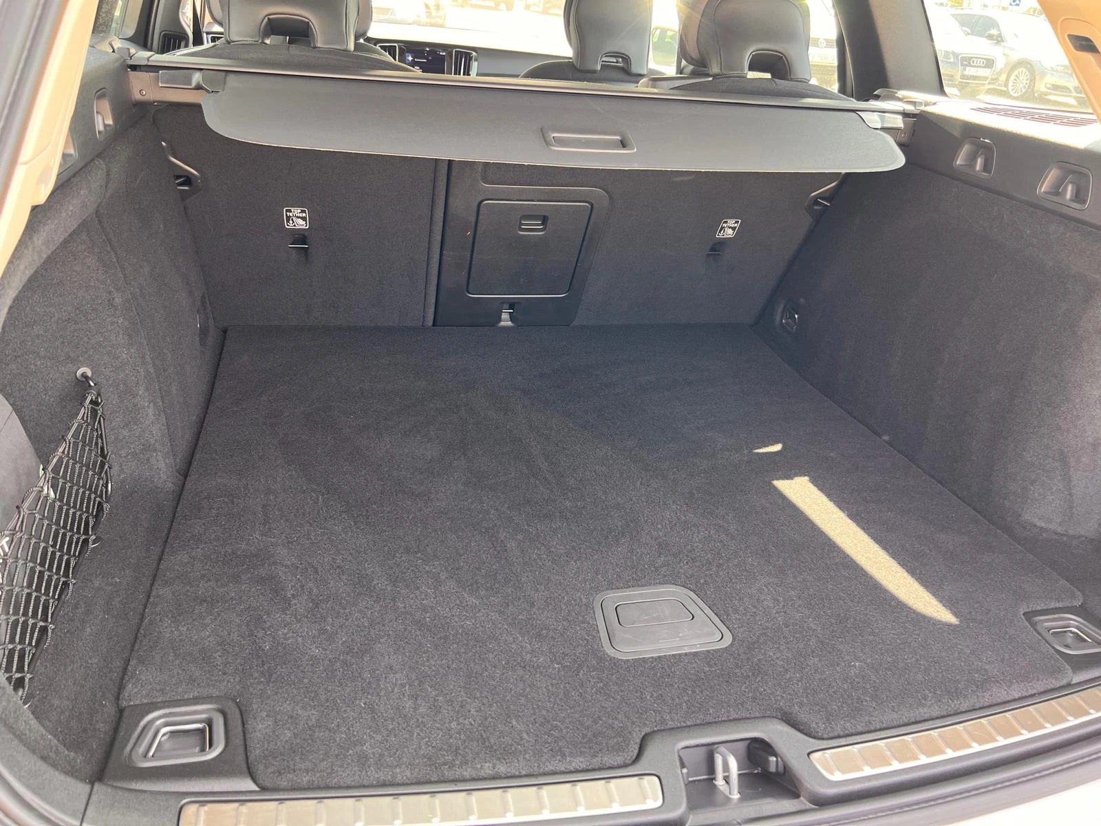 Volvo V60 Cross Country B4 2.0 - изображение 3