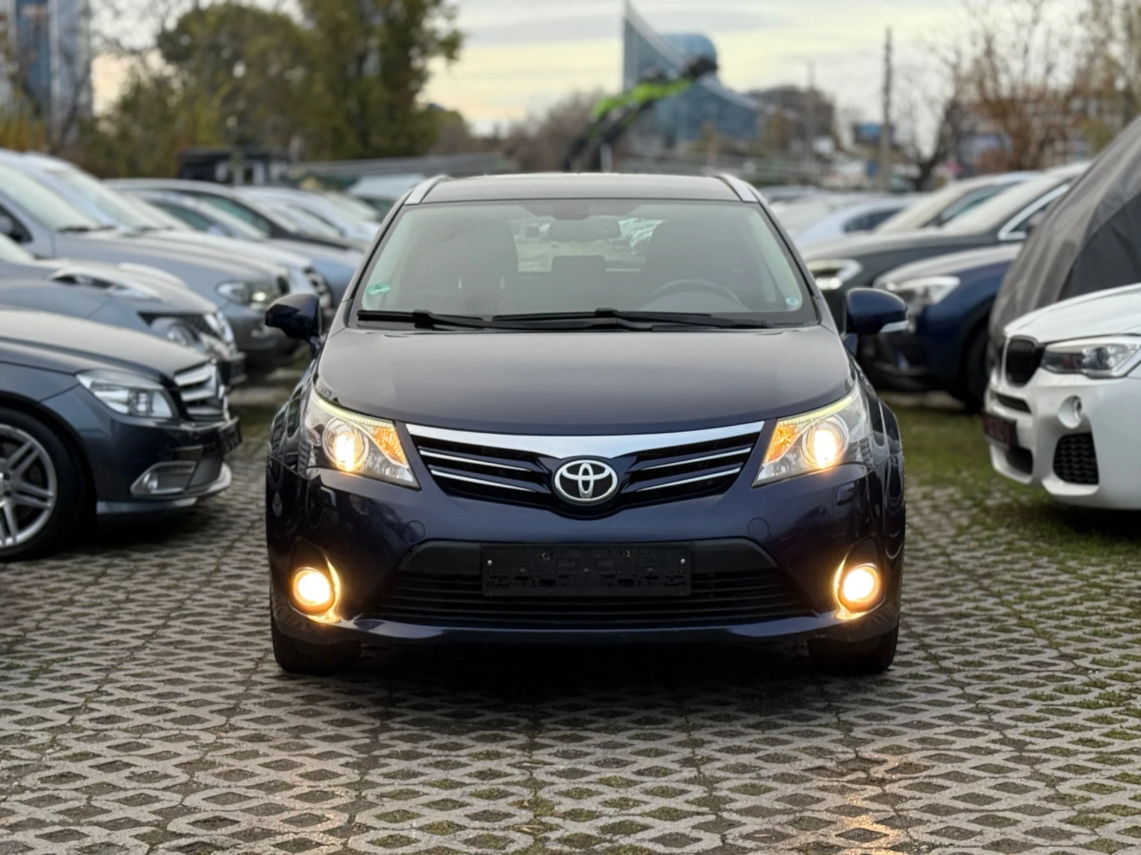 Toyota Avensis 1.8i/ ФЕЙСЛИФТ/ 6 СКОРОСТИ/ НАВИГАЦИЯ/ КАМЕРА - изображение 3