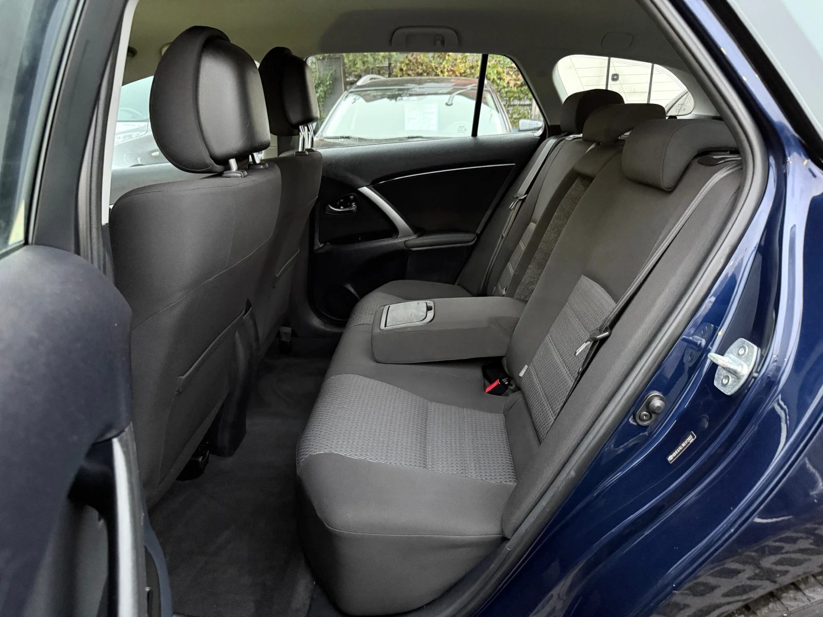 Toyota Avensis 1.8i/ ФЕЙСЛИФТ/ 6 СКОРОСТИ/ НАВИГАЦИЯ/ КАМЕРА - изображение 9