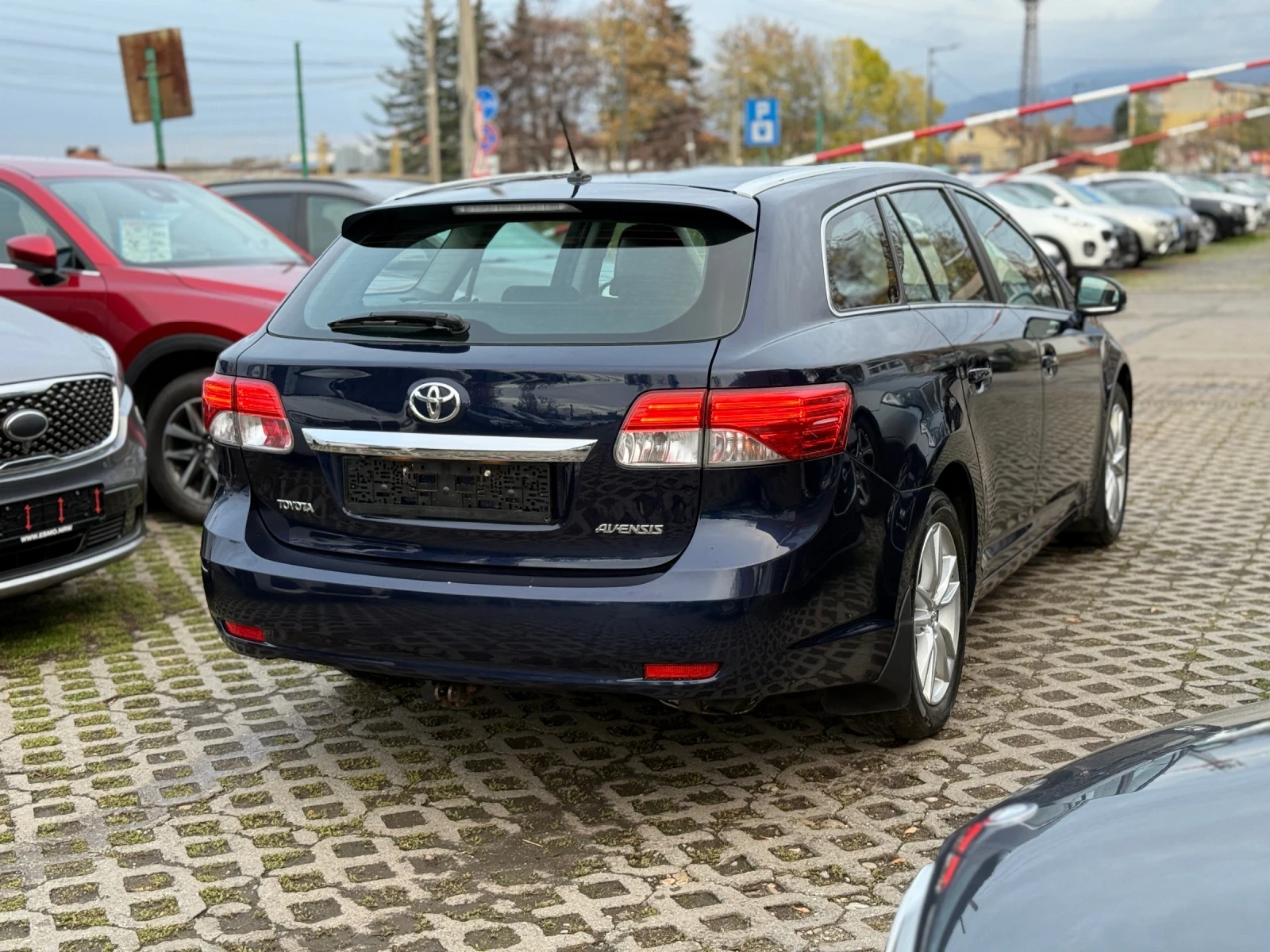 Toyota Avensis 1.8i/ ФЕЙСЛИФТ/ 6 СКОРОСТИ/ НАВИГАЦИЯ/ КАМЕРА - изображение 5