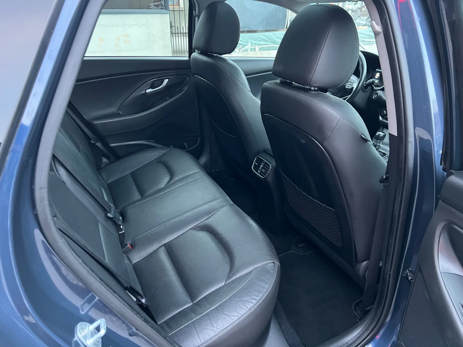 Hyundai I30 1.6CRDi ШВЕЙЦАРИЯ, снимка 7 - Автомобили и джипове - 53765111