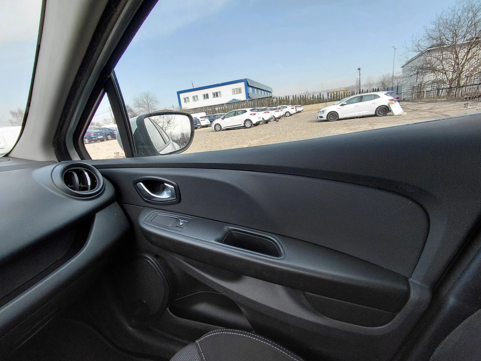 Renault Clio 1.5 dCi/75к.с/Life, снимка 11 - Автомобили и джипове - 53828372