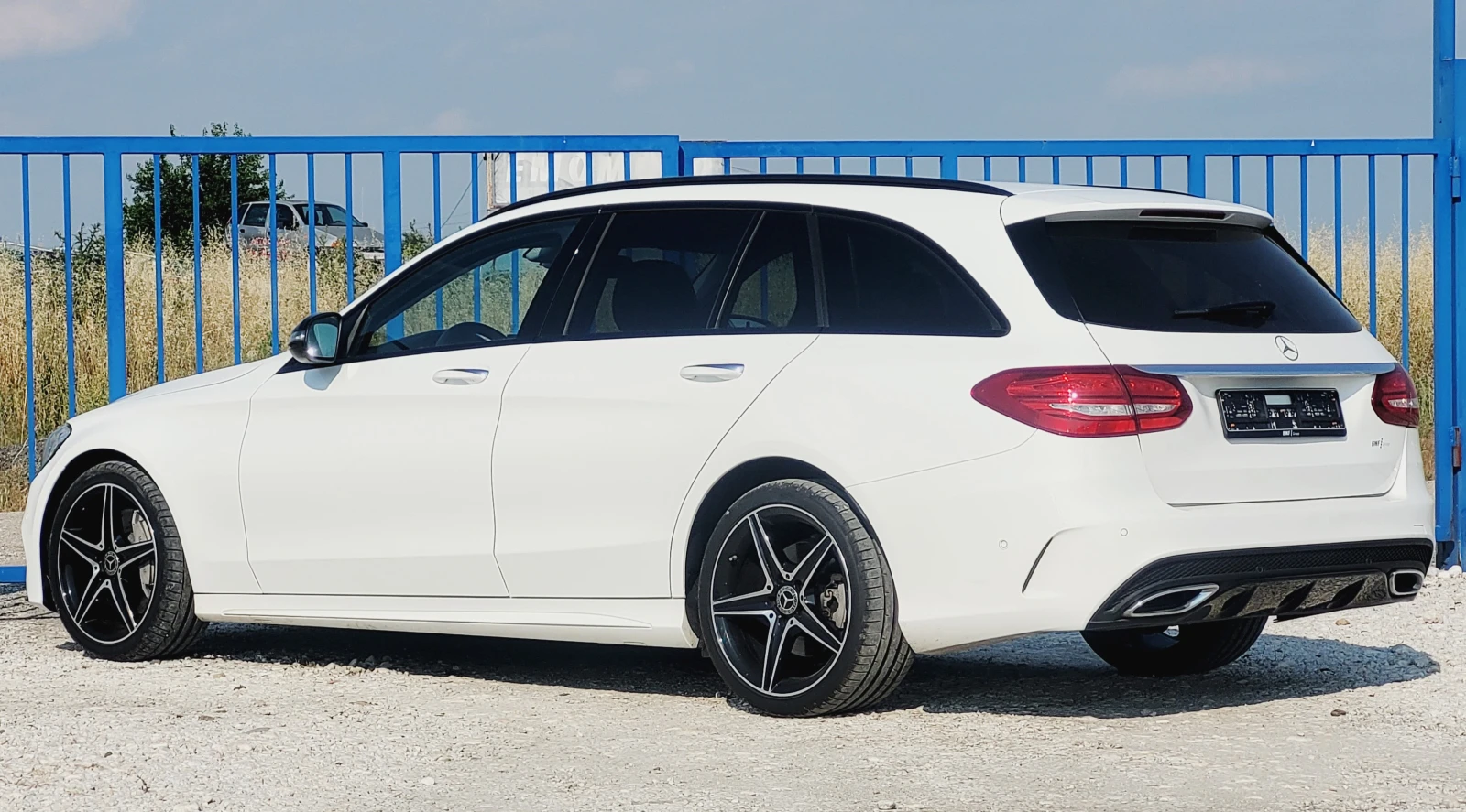 Mercedes-Benz C 250 179хкм-AMG-9g-Distr-Keyless-Germany-Пълна история!, снимка 3 - Автомобили и джипове - 54490024
