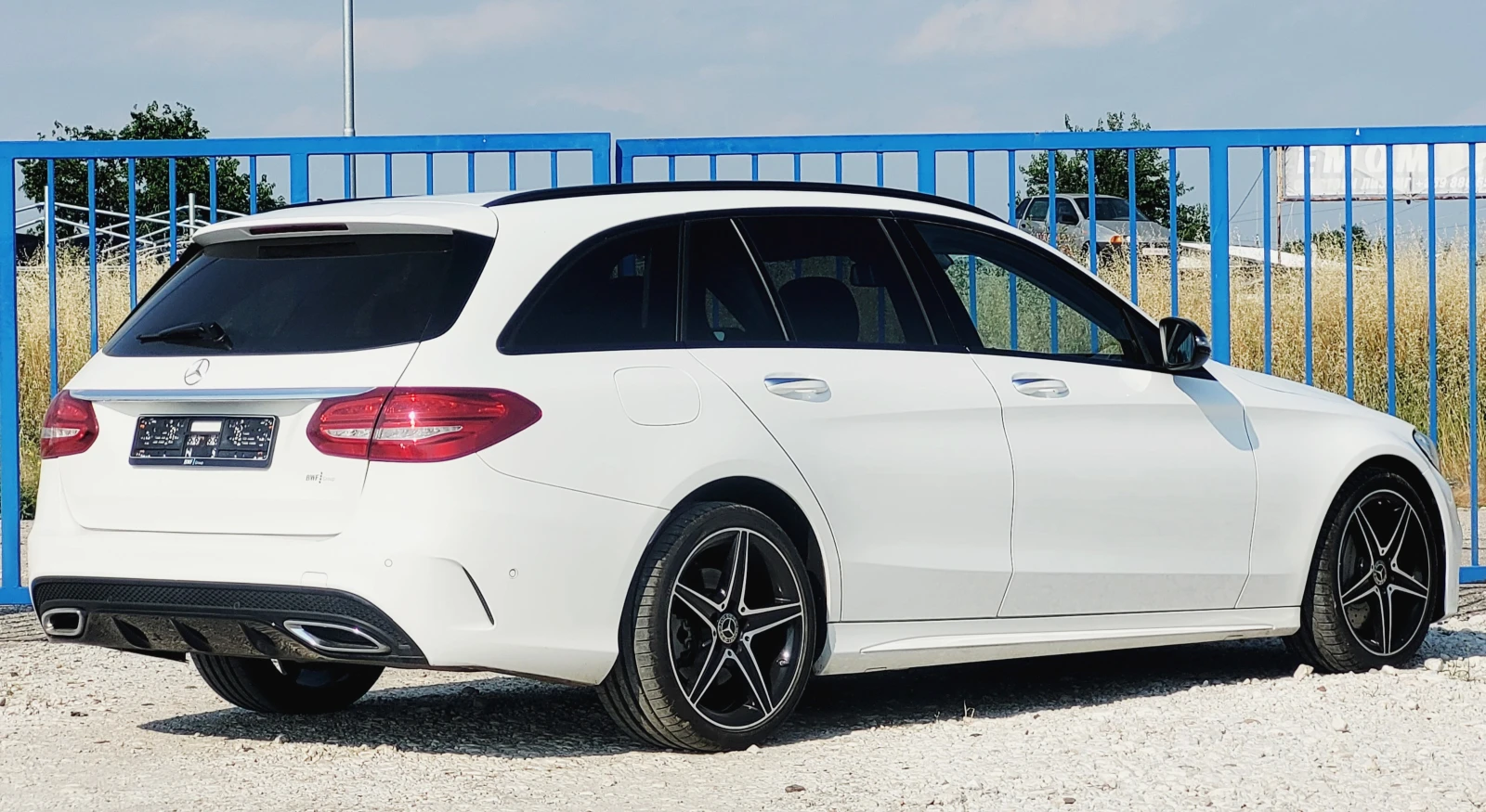 Mercedes-Benz C 250 179хкм-AMG-9g-Distr-Keyless-Germany-Пълна история!, снимка 4 - Автомобили и джипове - 54490024