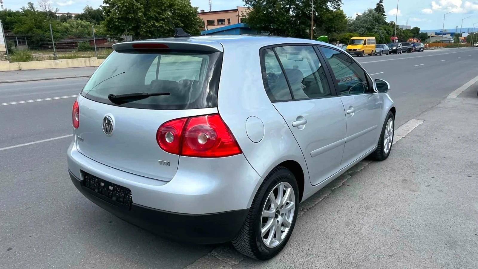 VW Golf 1.9TDI-NAVI-6 скорости, снимка 3 - Автомобили и джипове - 54944030