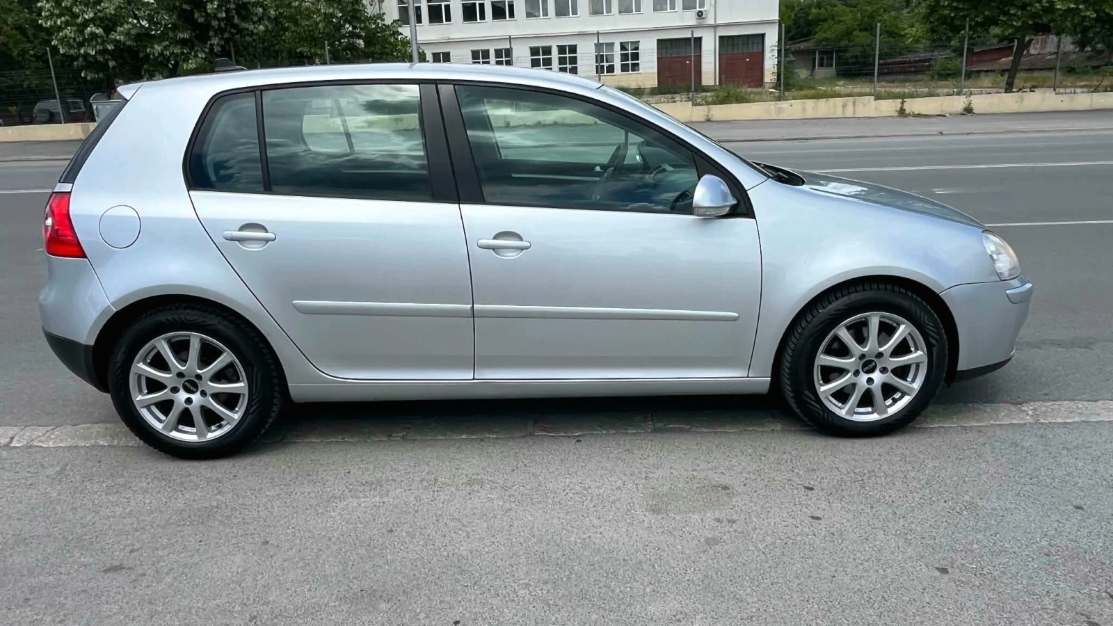 VW Golf 1.9TDI-NAVI-6 скорости, снимка 6 - Автомобили и джипове - 54944030