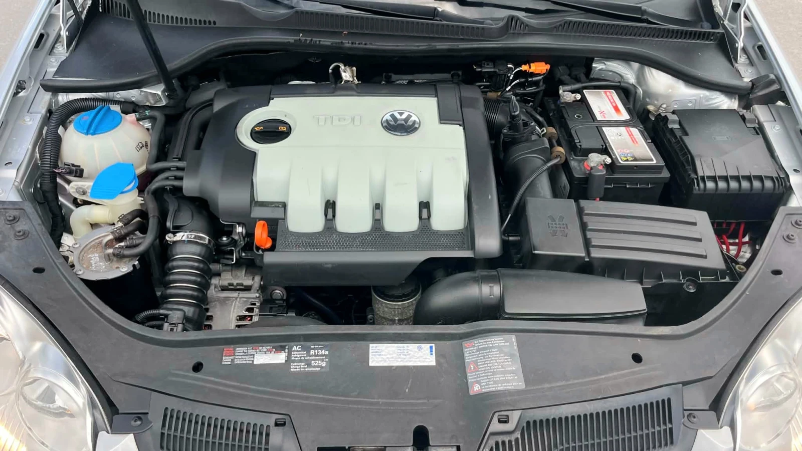 VW Golf 1.9TDI-NAVI-6 скорости, снимка 16 - Автомобили и джипове - 54944030