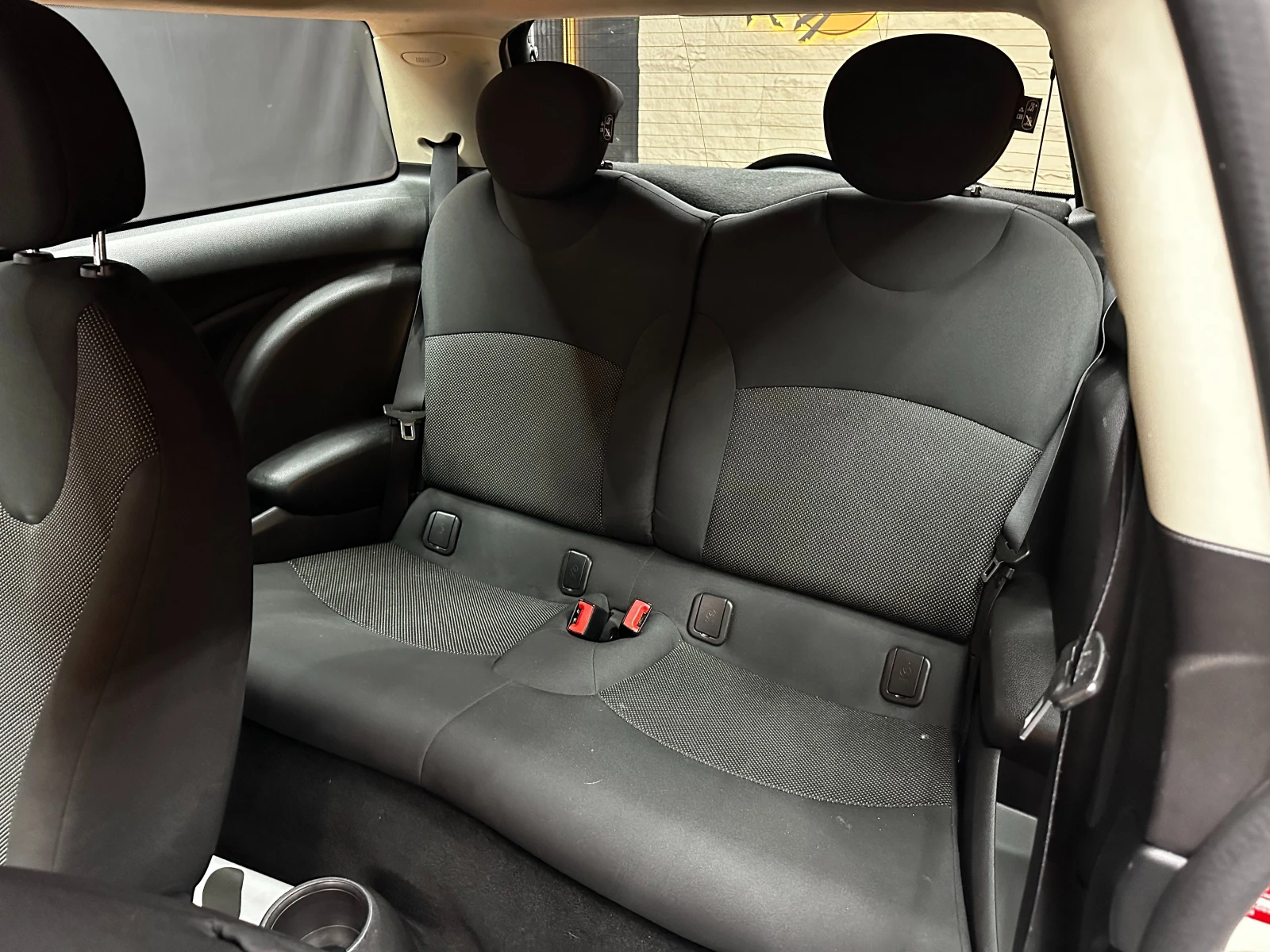 Mini One 1.6i 75 к.с., снимка 8 - Автомобили и джипове - 55483815